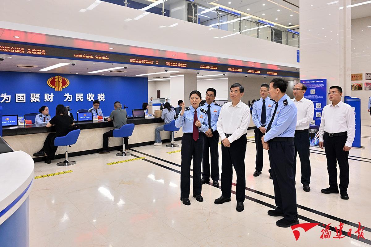周祖翼在省税务系统调研