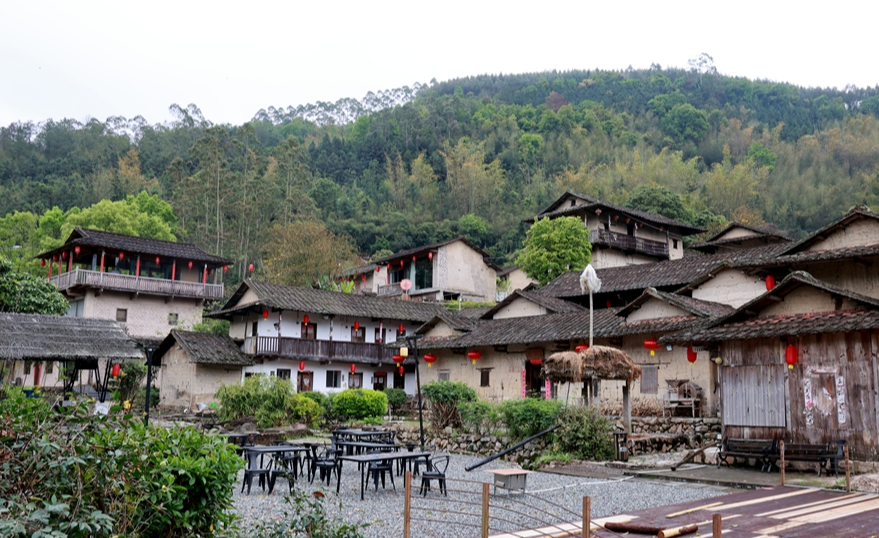 华安：返乡青年唤醒古厝 筑就高山上的“解压”桃源