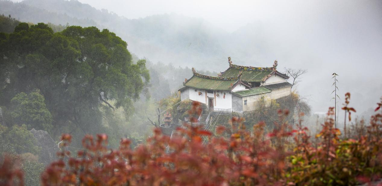 平和大溪：崖壁上的空中楼阁