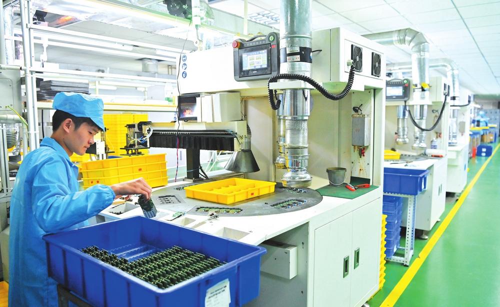 一部对讲机的“七十二变”