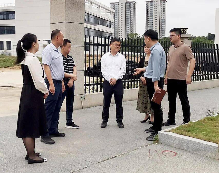 洛江区医院项目工作专班召开现场调度会