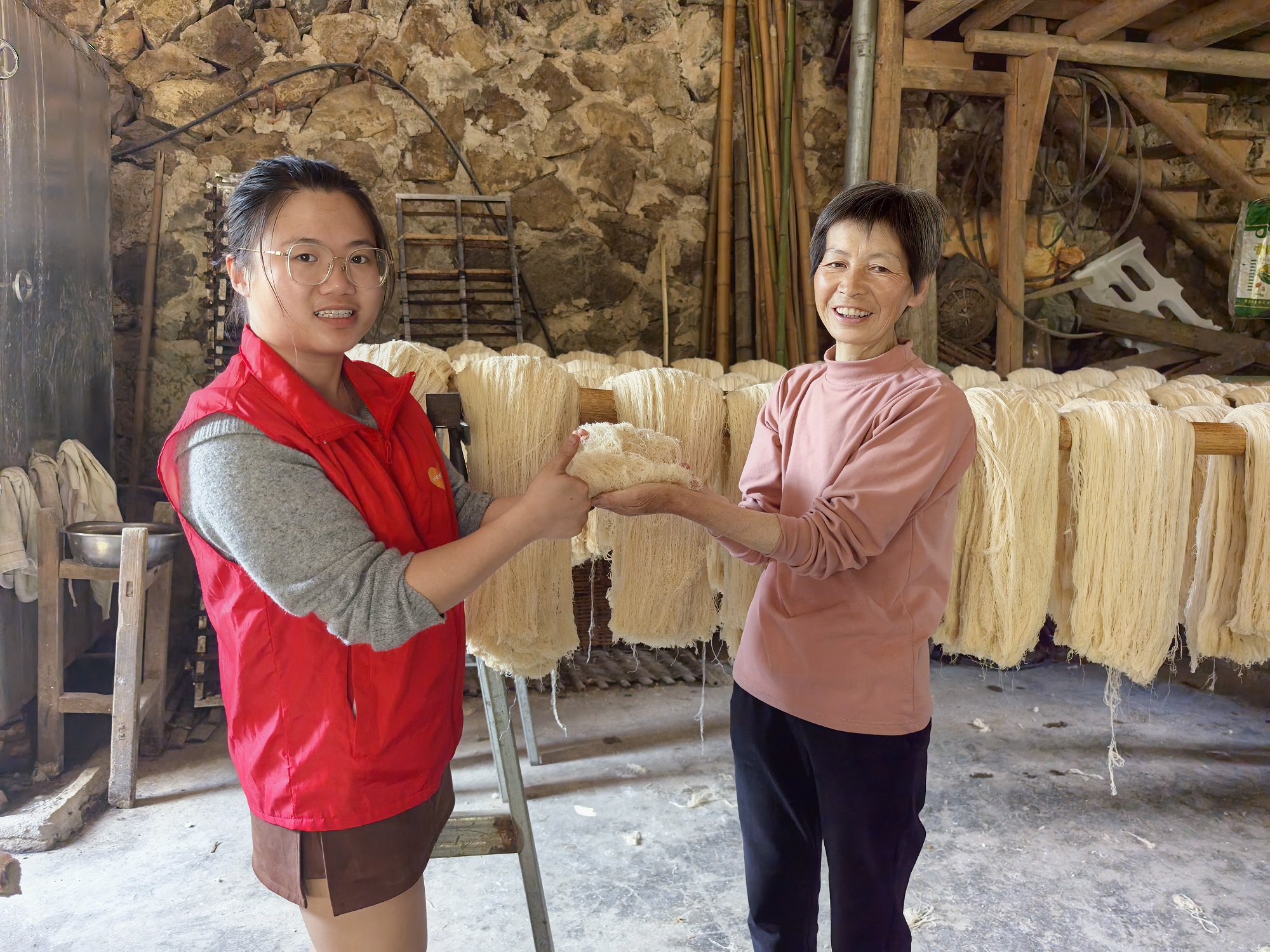 平安产险泉州中心支公司：影像记录传薪火 志愿助耕暖人心