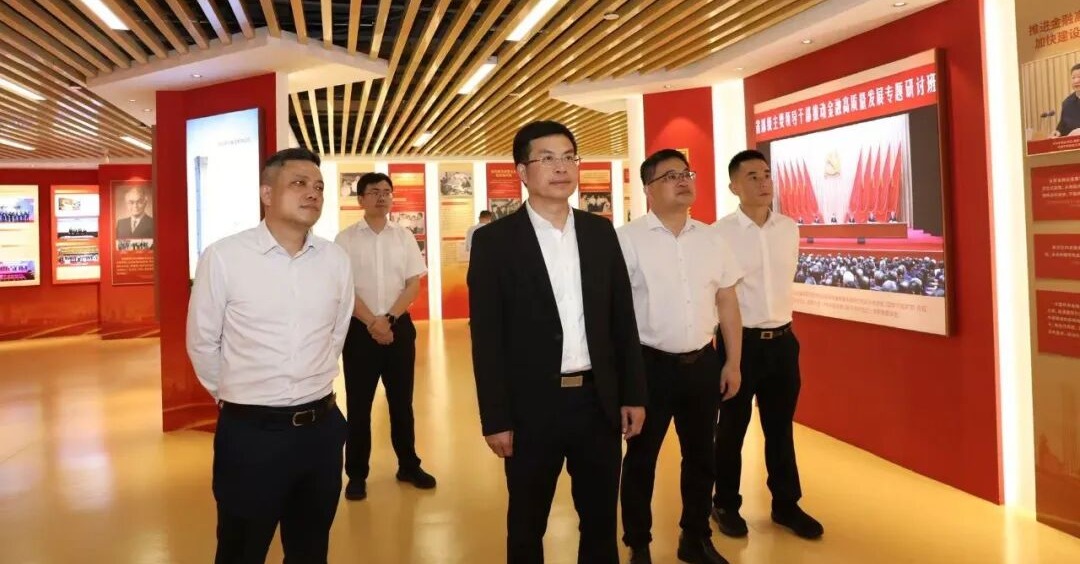 德化县县长吴志朴率队拜访省直有关单位