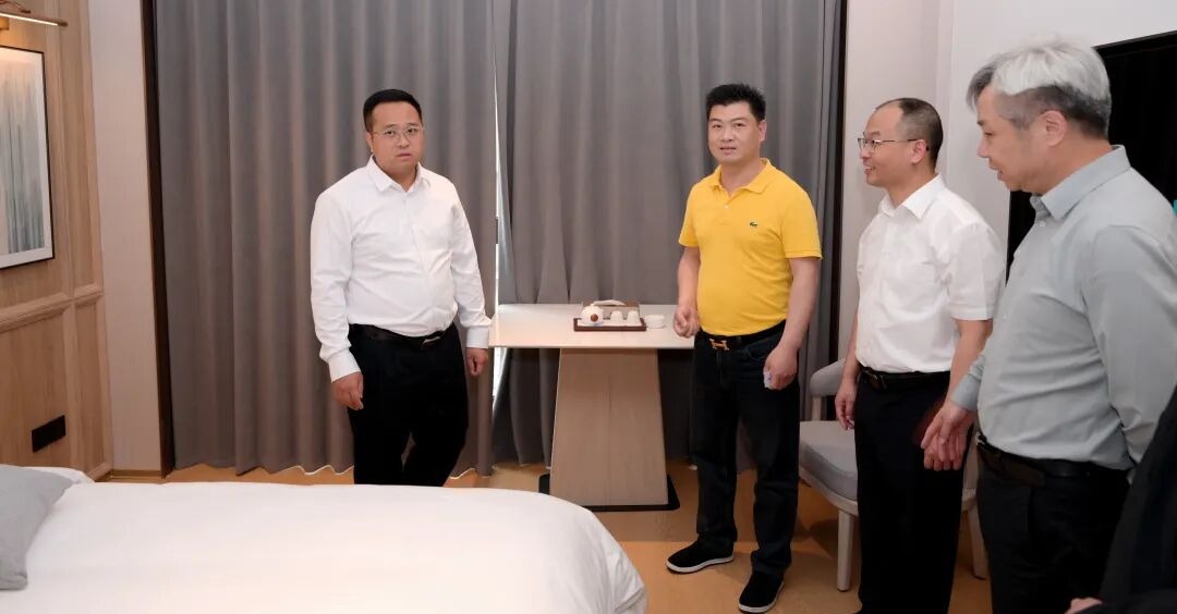 德化县委书记方俊钦调研非星级酒店行业工作