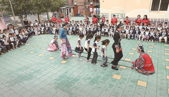 政和县：童心揉进青团香