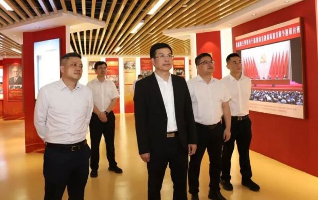 德化縣縣長吳志樸率隊(duì)拜訪省直有關(guān)單位