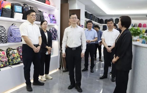 洛江区委书记唐春晓带队到双阳街道调研并座谈交流