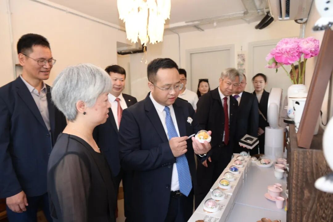 德化县委书记方俊钦赴香港调研