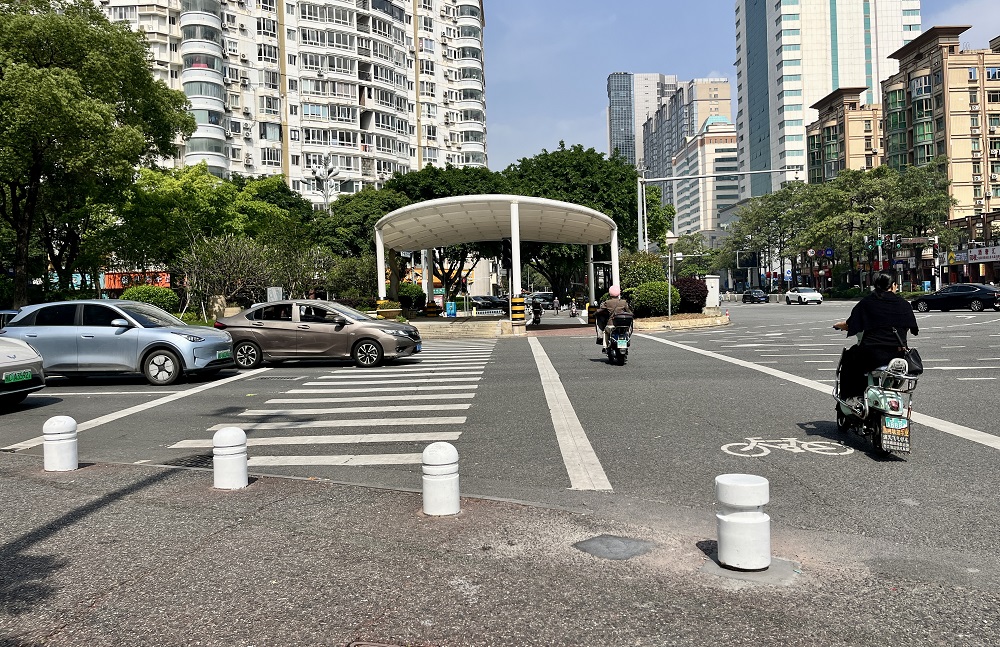 【民声直通车】追踪｜泉州刺桐路与丰泽街交叉口止车石整改到位 骑行通行更顺畅
