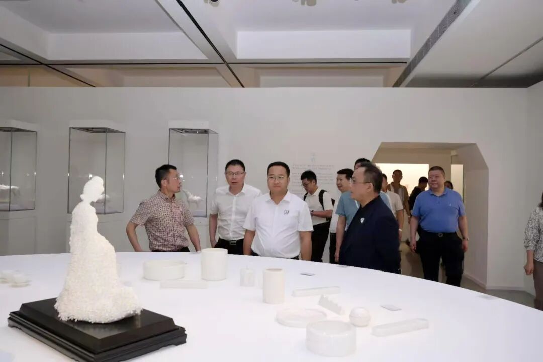 “非·常白——‘中国白·德化瓷’”美学大展在深圳关山月美术馆开幕