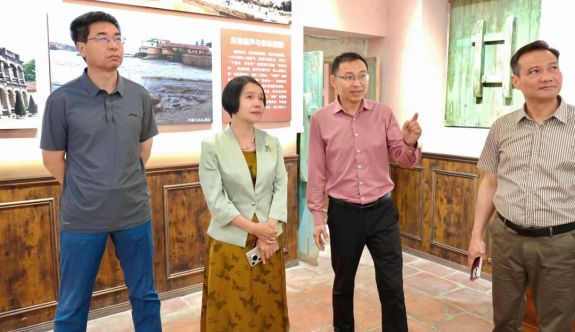 漳州市僑聯(lián)一行到臺商區(qū)調(diào)研