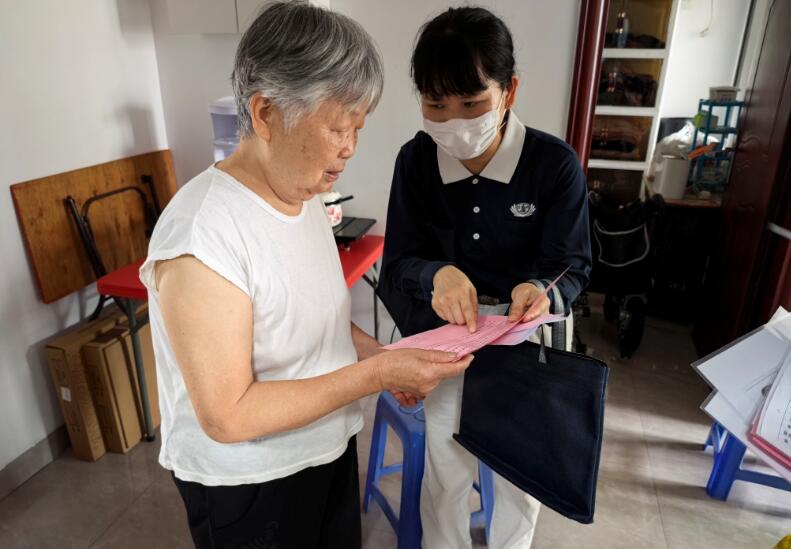 4.17慈济志工入户讲解安装须知事项