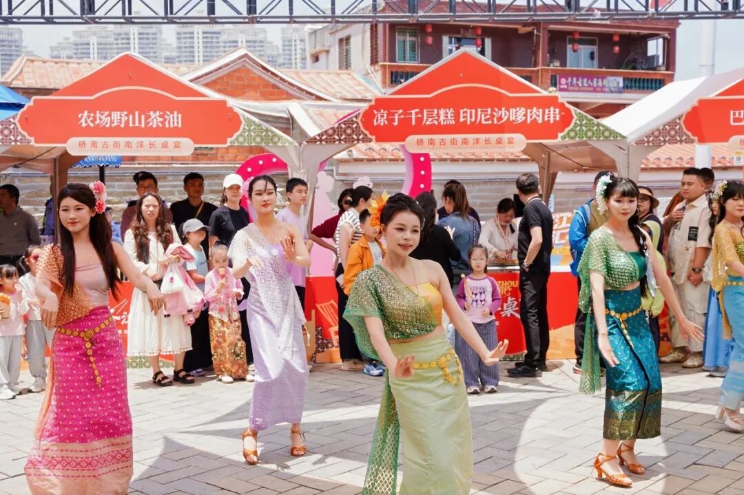 6席间演出.jpg