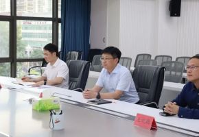 刘永强检查“五一”劳动节值班值守工作情况