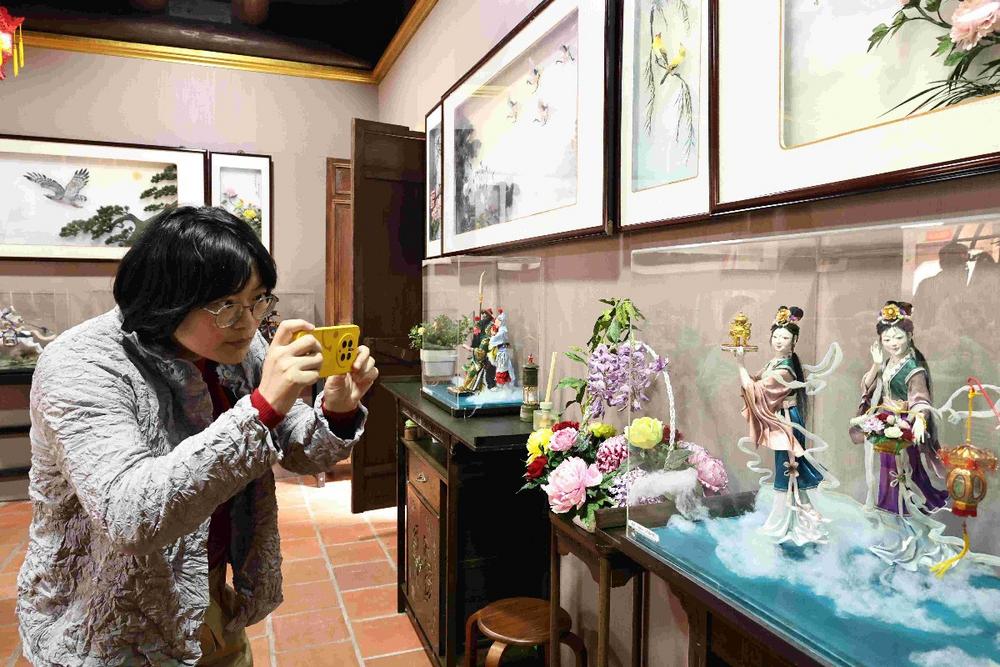 黄清权彩扎馆亮相永宁老街