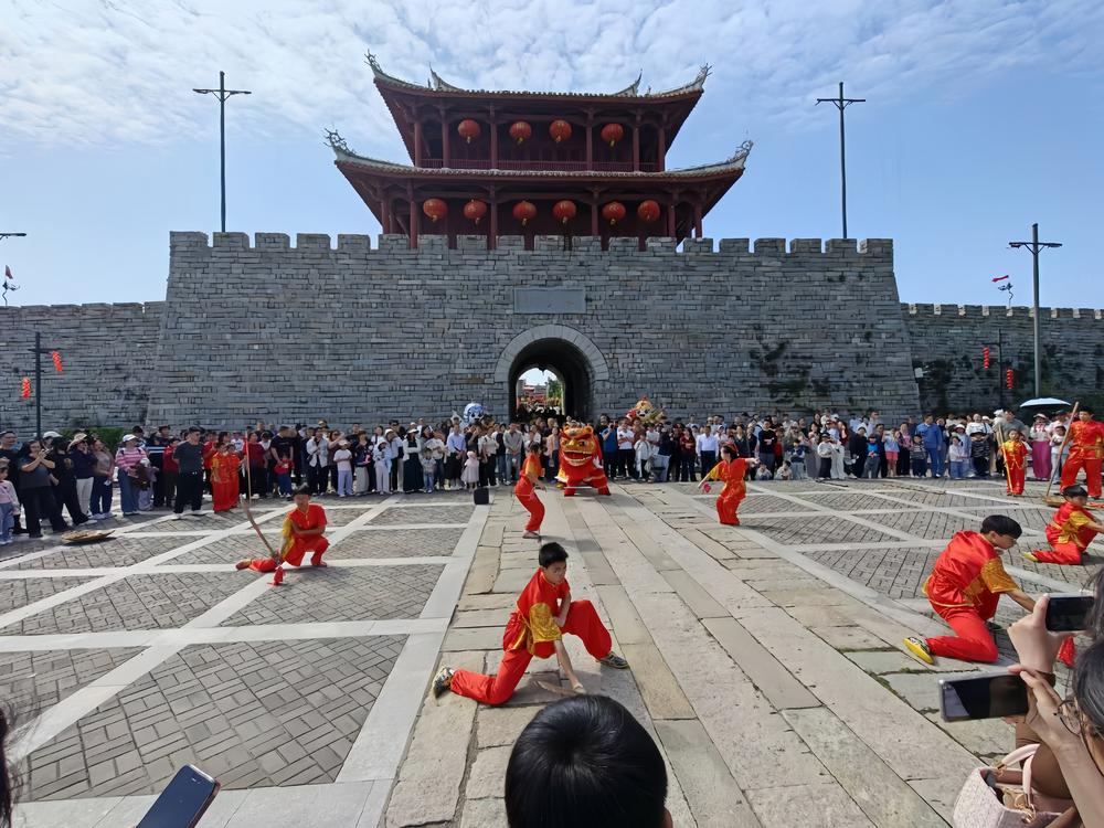 石狮：“武术+狮阵”为城市文旅添彩
