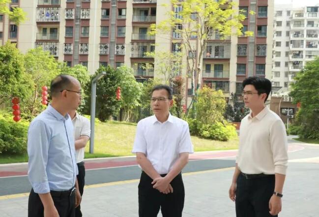 云霄县县长调研“好房子、好服务、好小区”工作