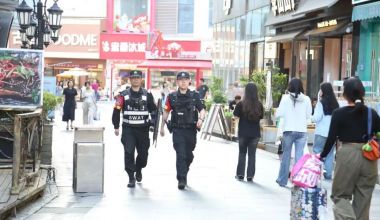 坚守一线护佳节 平安丰泽暖人心——多方力量筑牢丰泽“五一”安全防线