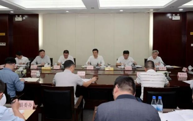 德化县政府常务会议召开
