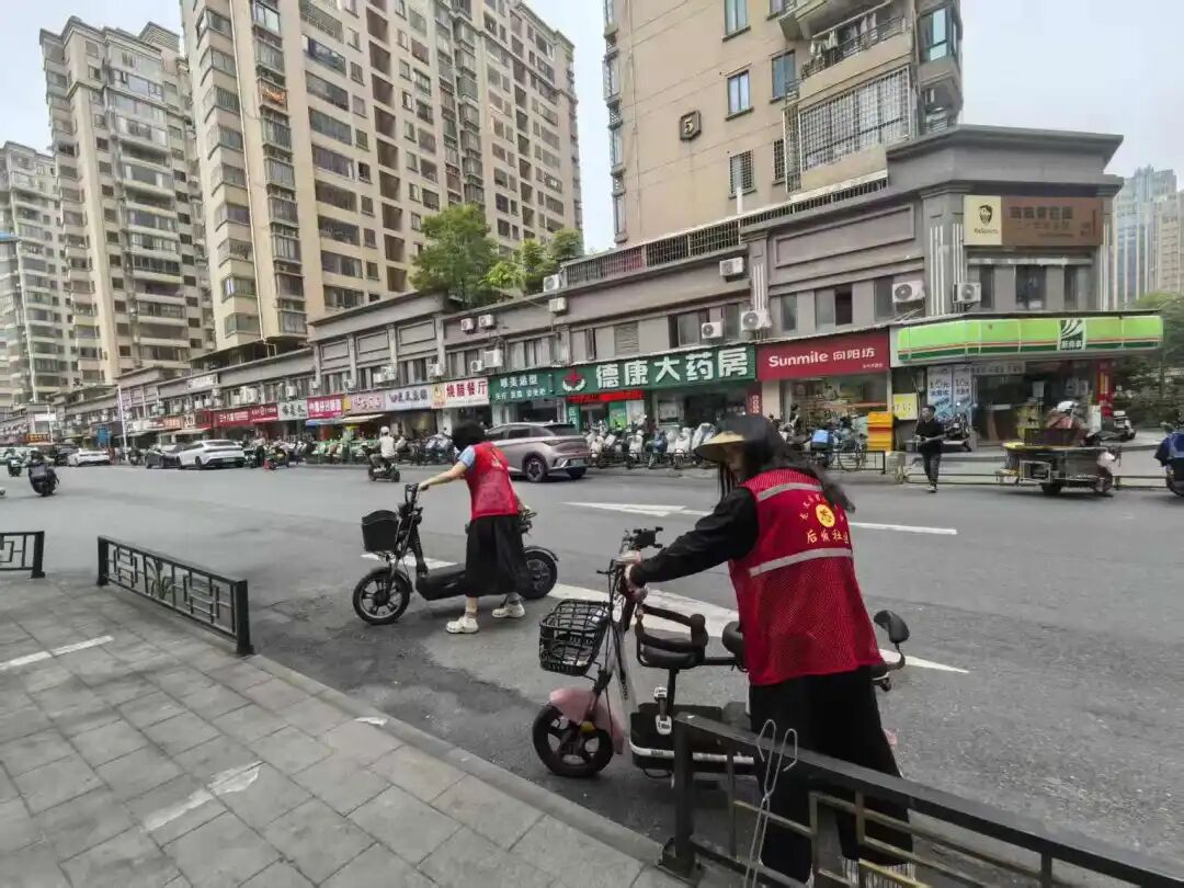 四月春风暖，文明践于行——漳州市行政服务中心4月文明创建活动纪实