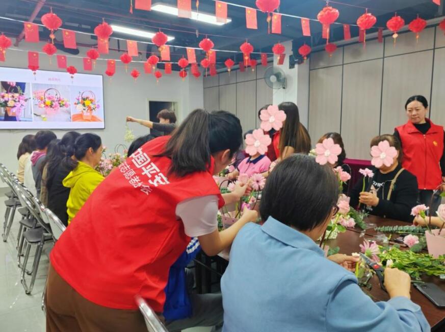 平安产险福建分公司：情暖母亲节 平安守芳华