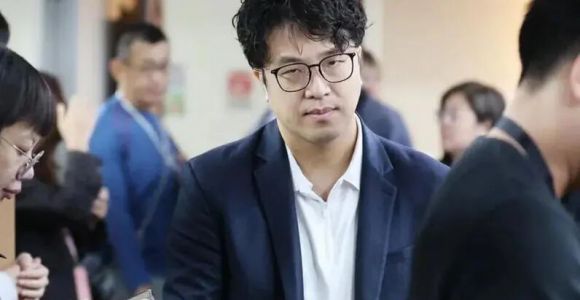 民進(jìn)黨征召“臺獨(dú)”頑固分子沈伯洋參選臺北市長，挑戰(zhàn)現(xiàn)任市長蔣萬安