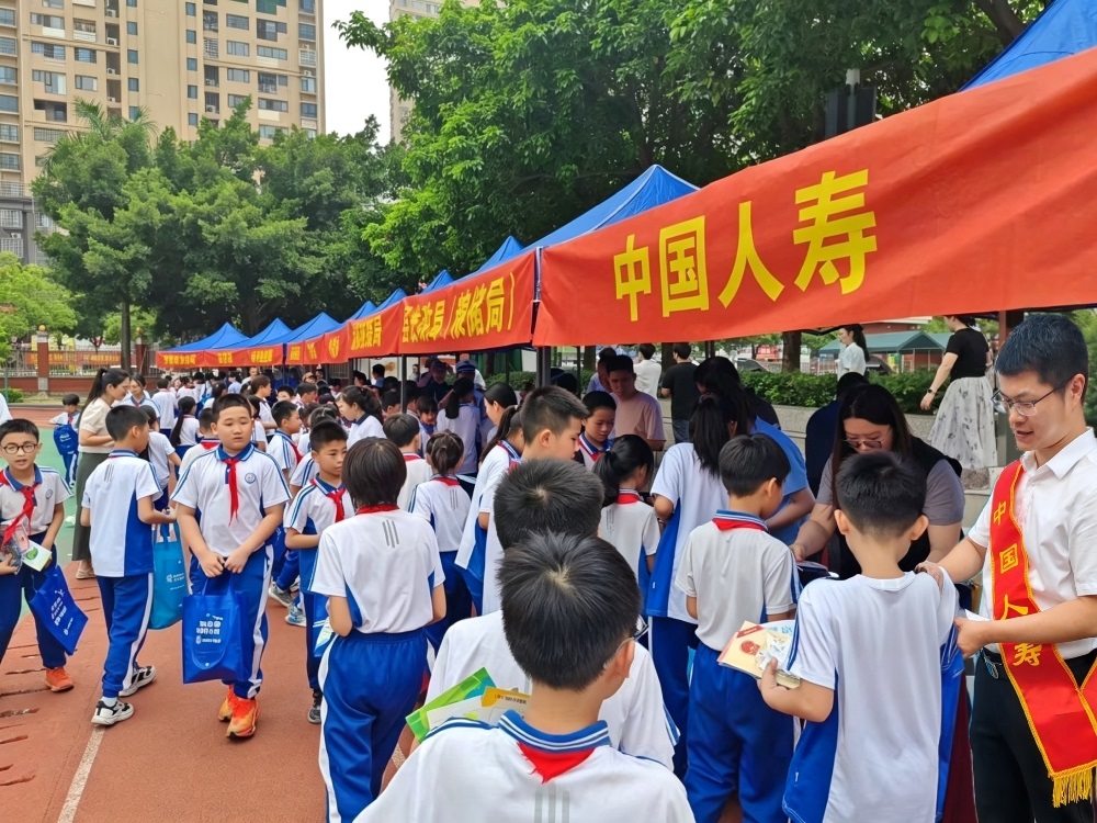 中国人寿漳浦县支公司开展2026年“5·12”防灾减灾日宣传活动1