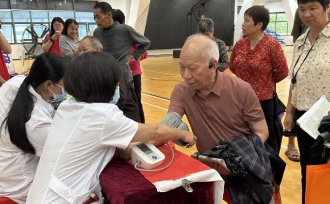 有爱无碍 暖心护航！华安这场惠民服务超暖心
