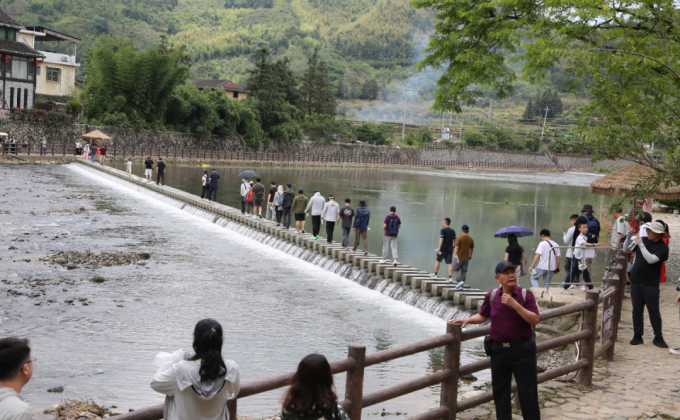 5·19中国旅游日 南靖土楼“五福打卡”引客来