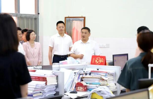 漳州台商区党工委书记带队调研高考考点工作