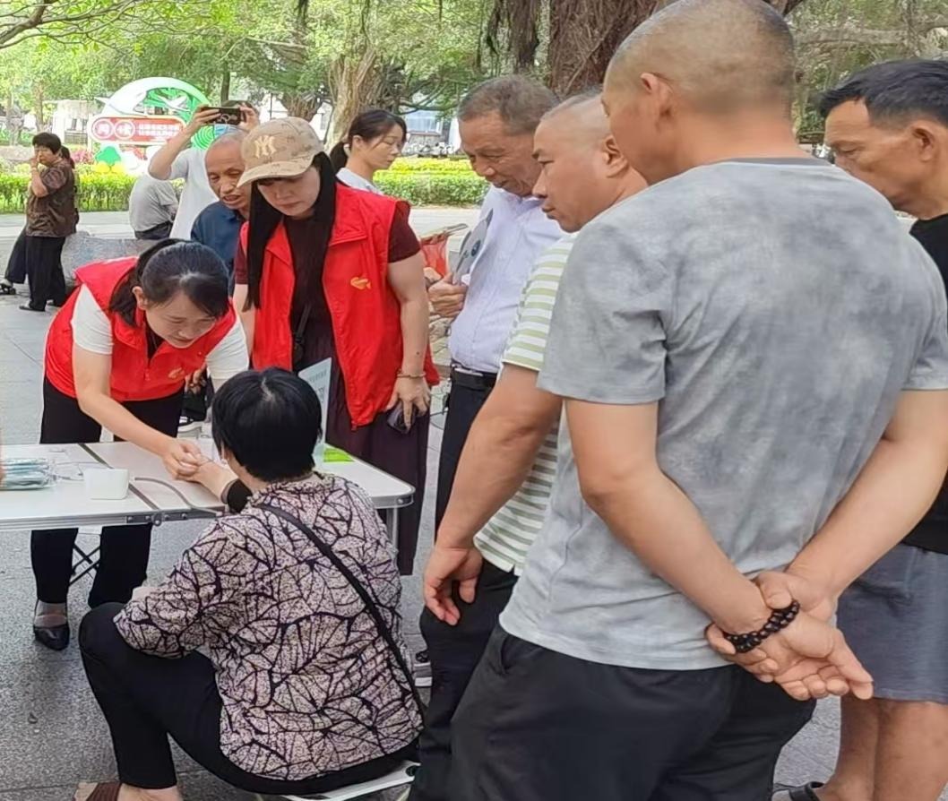 平安产险泉州中心支公司：公益服务进社区 暖心守护护平安
