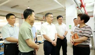 云霄县县长调研食品安全工作