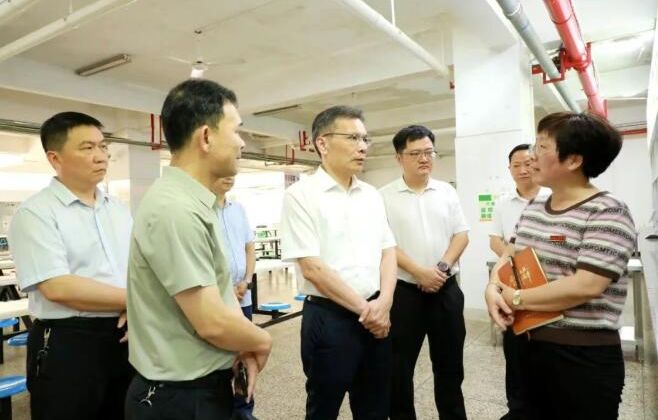 云霄县县长调研食品安全工作