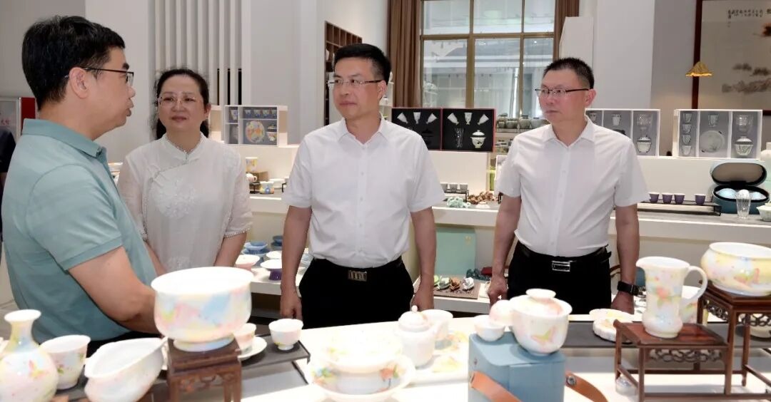 德化县县长吴志朴调研产教融合发展工作