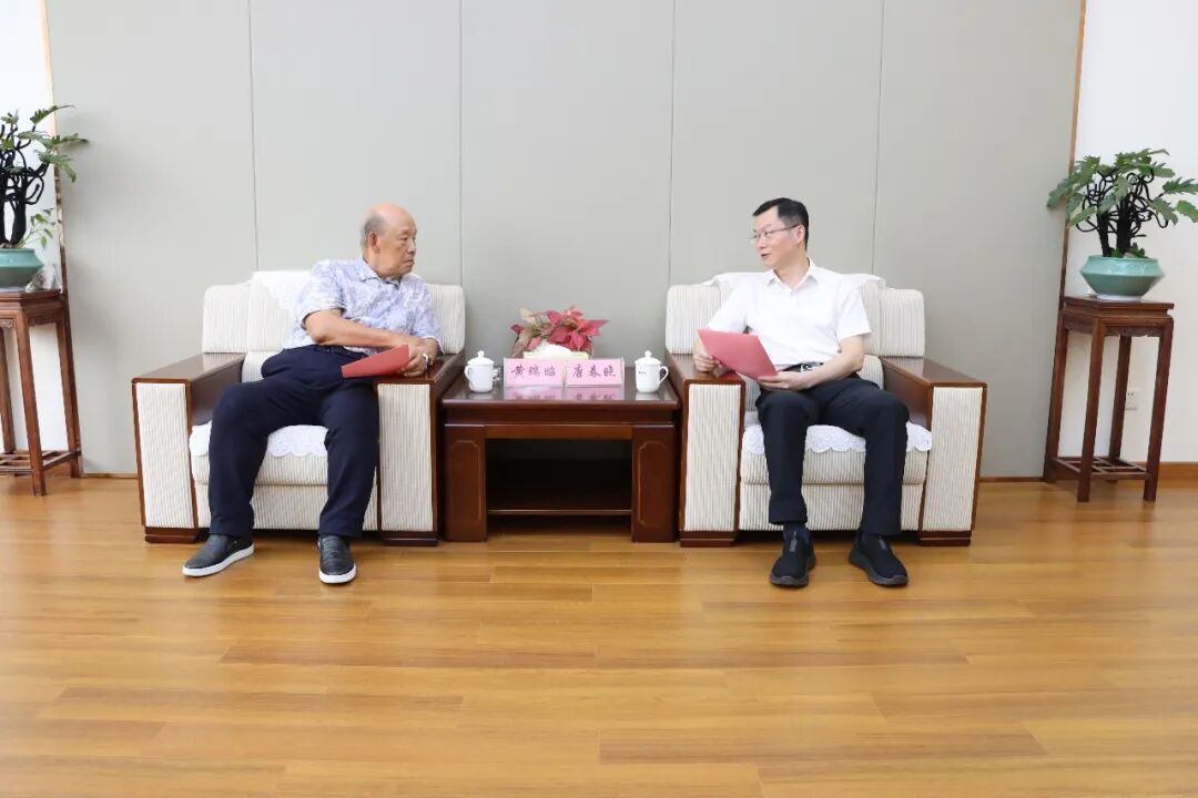 洛江区委书记唐春晓、区政府区长郭宁会见菲律宾侨胞黄瑞昭一行