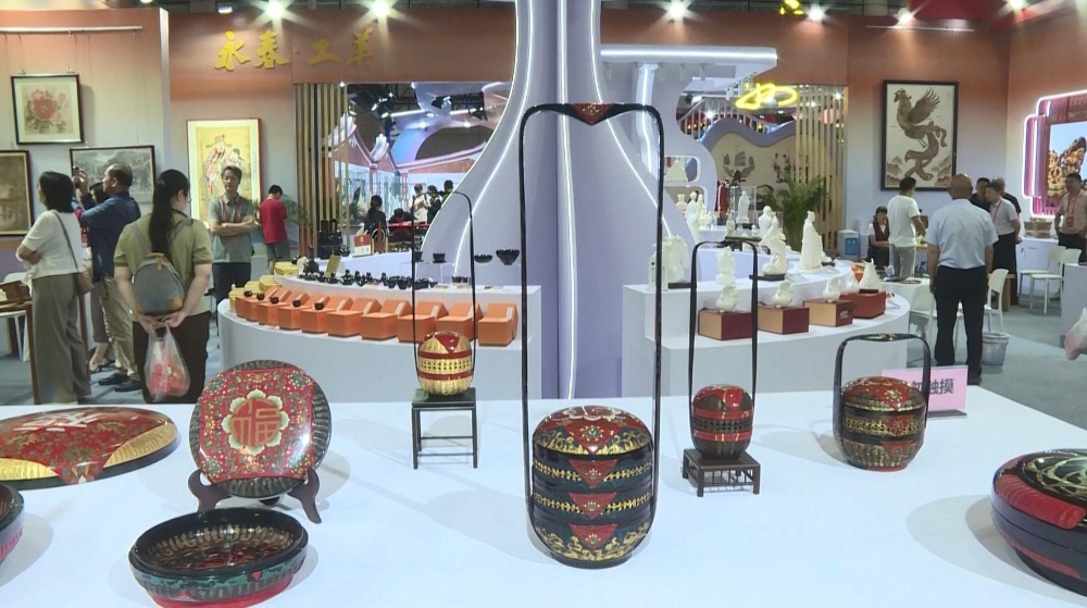 斩获多个奖项！永春工美惊艳2026中国工艺美术博览会