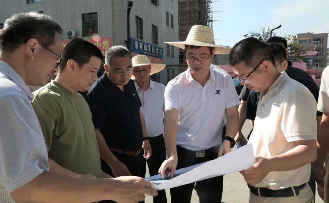 何霭带队调研交通领域重点项目建设工作