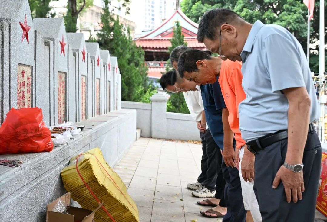 在云霄，烈士亲人完成了跨越七十余载的寻亲祭扫夙愿