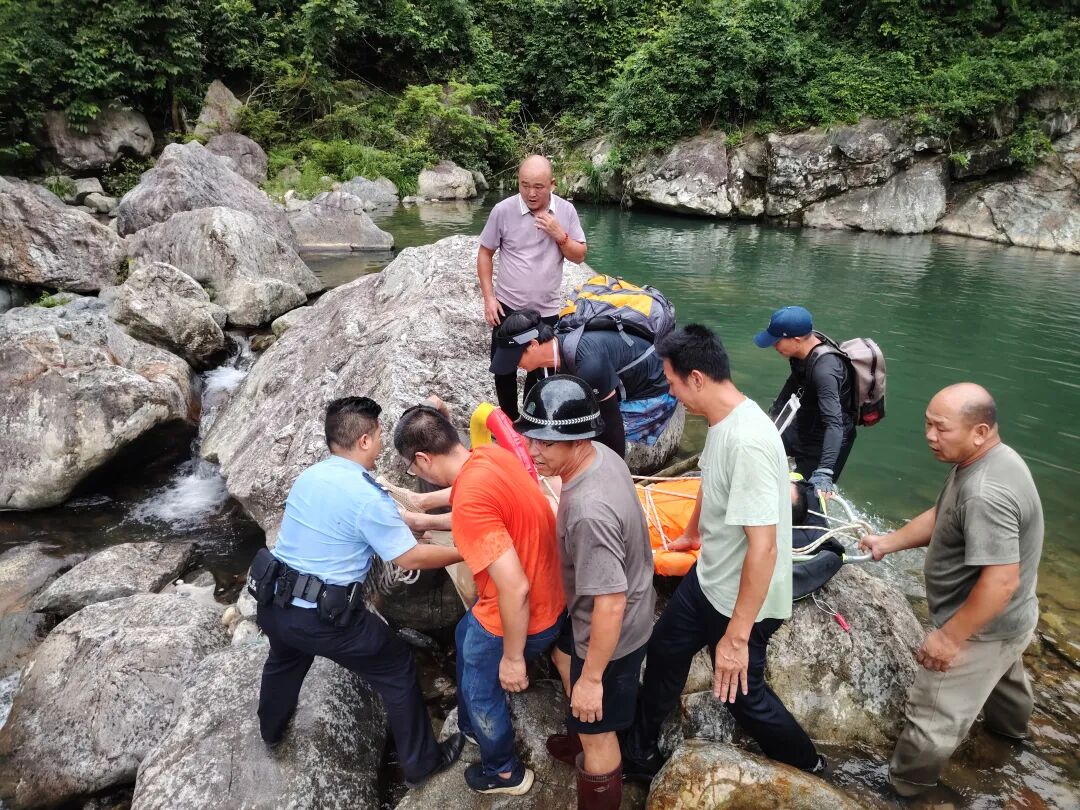 安溪深山救援！2小时，成功救人