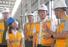 泉港区政府主要领导带队到山腰街道调研招商引资、争资化债等重点工作