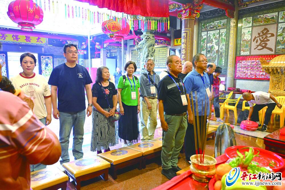 台湾许氏宗亲到安海前埔村谒祖