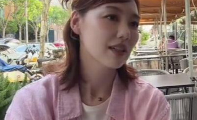 42岁主持人王冠自曝婚恋细节：闺蜜唐嫣牵线认识