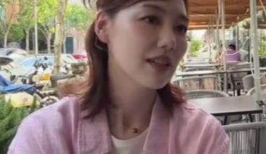 42岁主持人王冠自曝婚恋细节：闺蜜唐嫣牵线认识