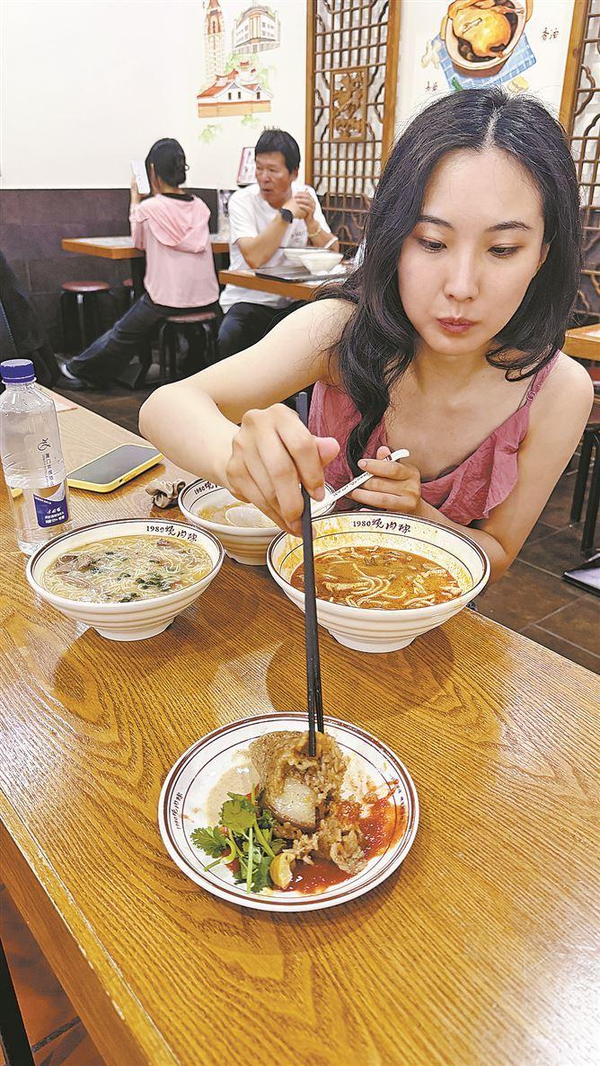【网络中国节·端午】从日常小吃成为特色伴手礼 厦门烧肉粽香出圈