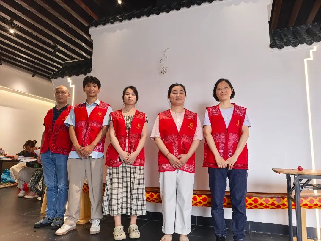 青春护航龙舟赛 漳州高新区百余名志愿者最“有范”