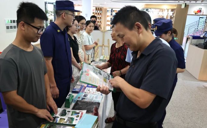 安全宣传零距离 守护万家平安 | 漳州高新区开展“6·16安全宣传咨询日”活动