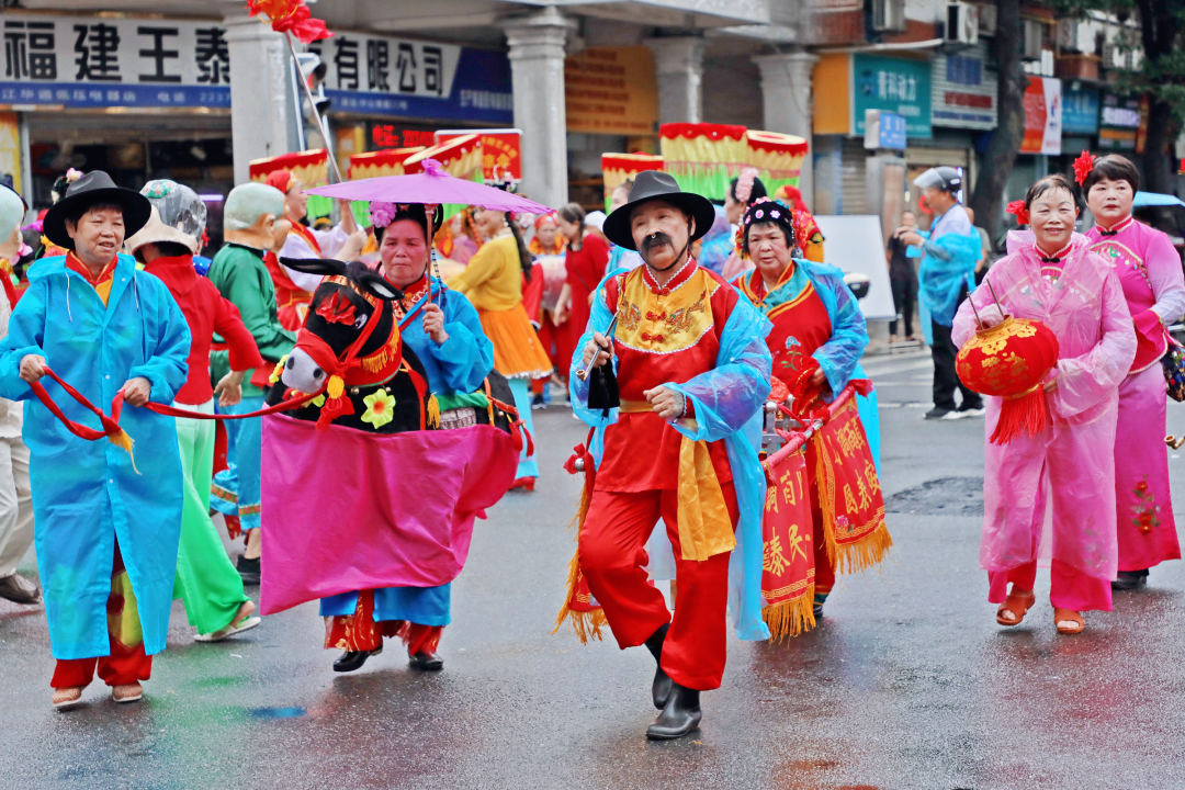 雨中唱响！泉州古城一年一度，场面好燃！