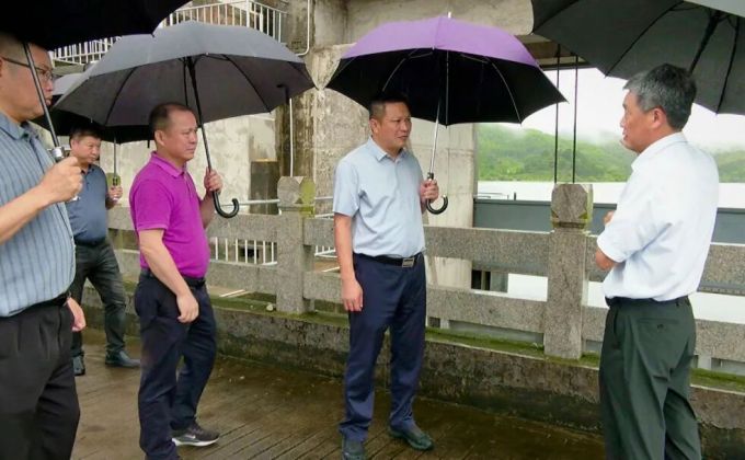 诏安县政府主要领导检查防汛备汛并开展巡河巡湖工作