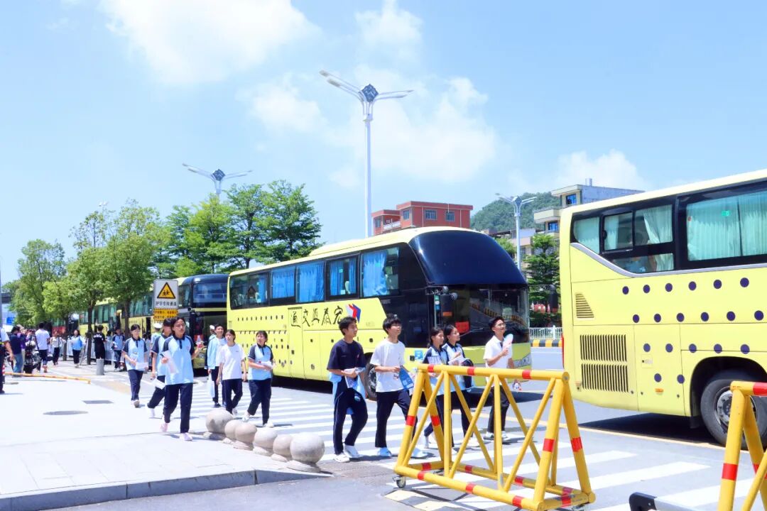 2026年中考首日，洛江学子执笔逐梦