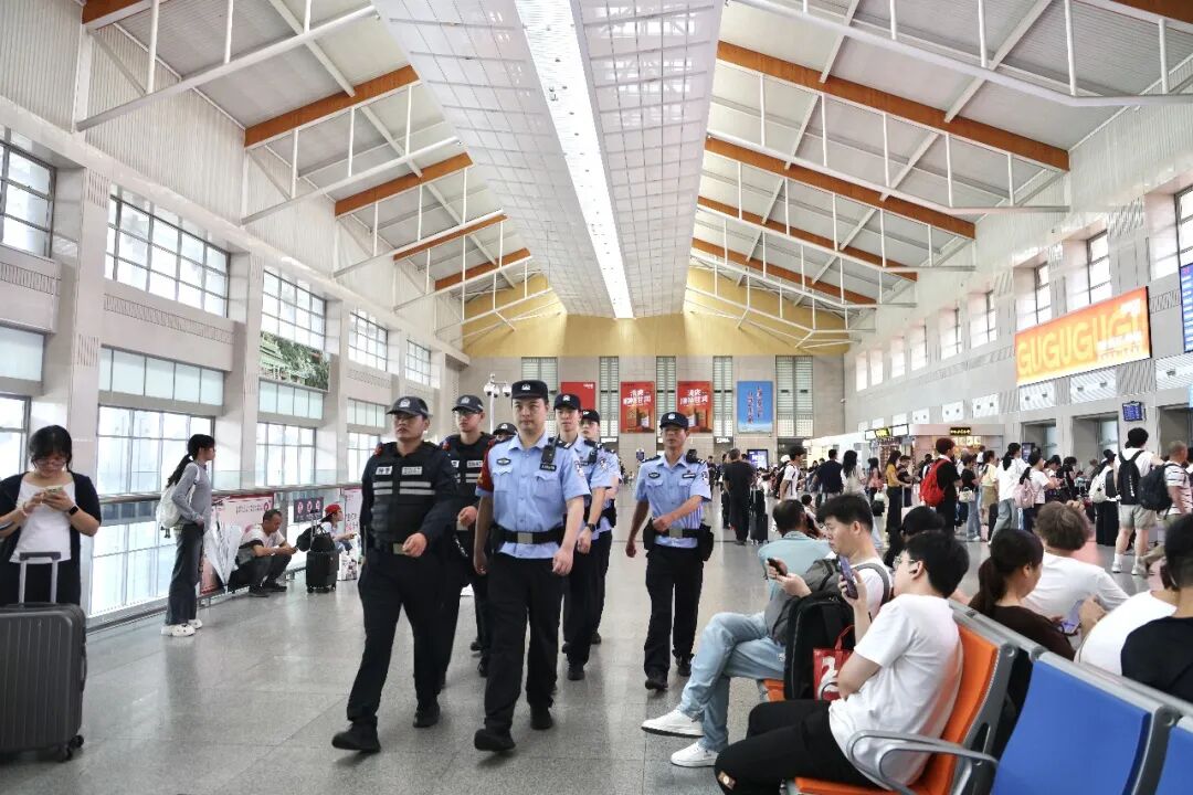 漳州高新公安：端午我在岗 平安 “粽”相伴